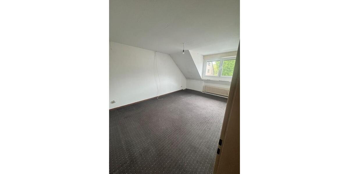 Dachgeschoßwohnung Köln Mülheim - 5 Zimmer, 105 m&sup2;, 360.000&euro; | Angebot:26676591