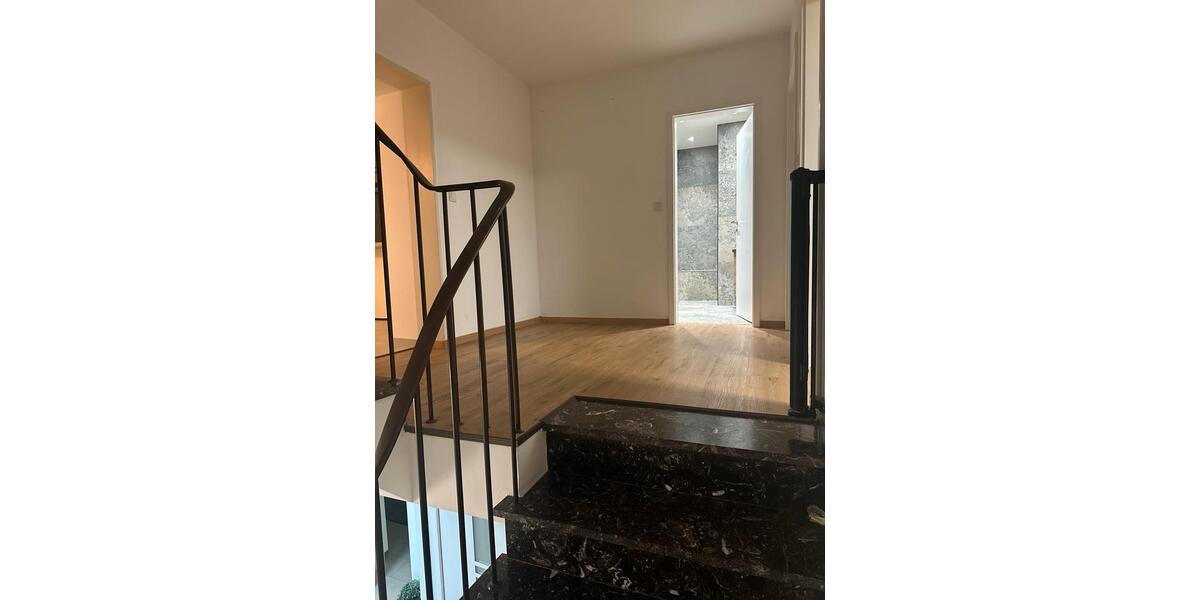 Erdgeschoßwohnung Bergheim - 4.5 Zimmer, 150 m&sup2;, 600&euro; | Angebot:26040998