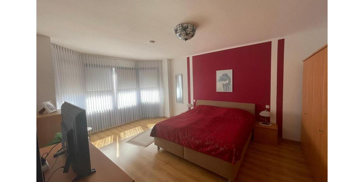 Etagenwohnung Bergheim - 3 Zimmer, 125 m&sup2;, 1.100&euro; | Angebot:26042762
