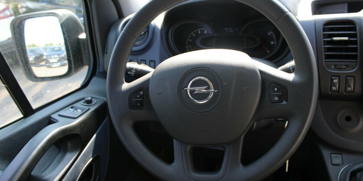 Opel Vivaro 1.6 D L1H1 8-Sitzer 189.128 km 8.980 &euro; Euskirchen 53881