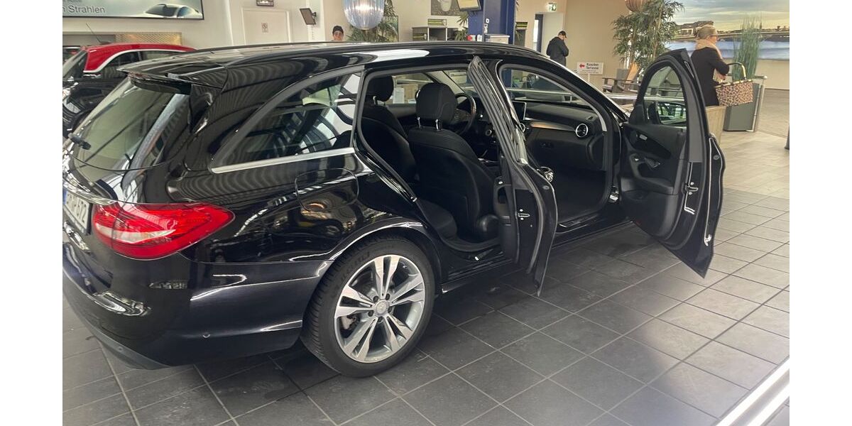 Mercedes-Benz C 220 331.000 km 11.200 &euro; brühl 50321