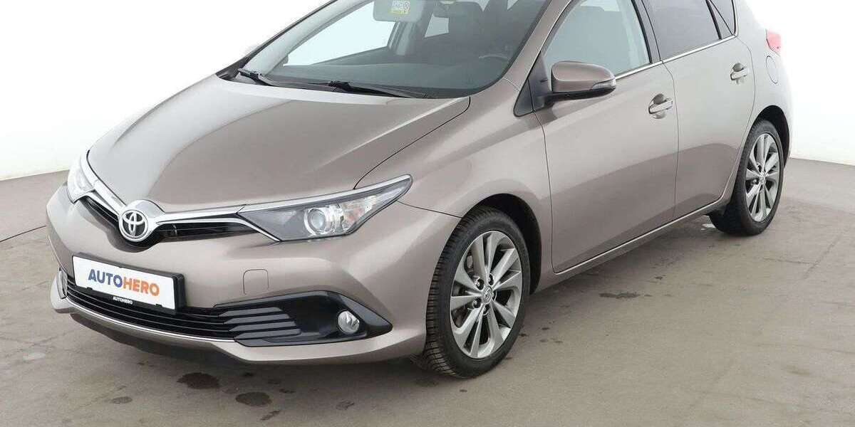 Toyota Auris 101.079 km 11.500 &euro; Köln 50739