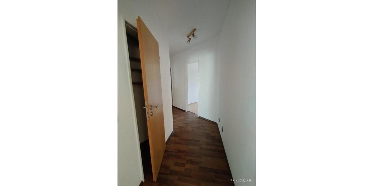 Bezugsfreie 6-Zimmer Wohnung mit Balkon und Gartenmitbenutzung, ruhige und grüne Wohnlage, kleine Eigentümergemeinschaft - Etagenwohnung Köln Porz | Angebot:26084661