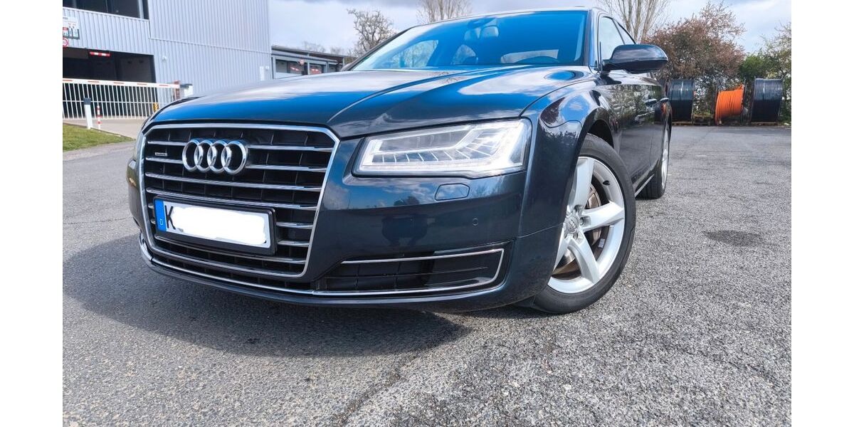 Audi A8 311.000 km 16.850 &euro; Köln 51145
