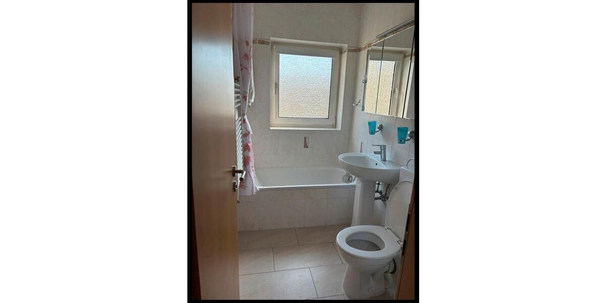 Etagenwohnung Köln Kalk - 3 Zimmer, 65 m&sup2;, 1.300&euro; | Angebot:25995517