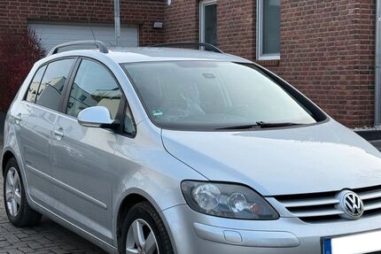 VW Golf 128.000 km 4.999 &euro; Düren 52351