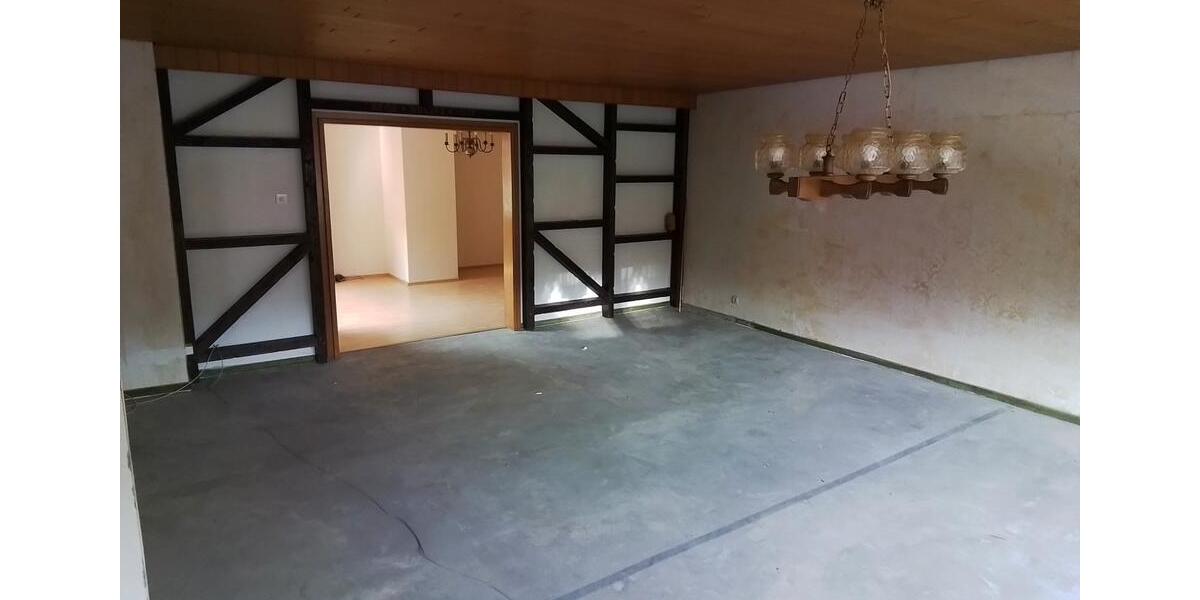Einfamilienhaus Zülpich - 7 Zimmer, 245 m&sup2;, 325.000&euro; | Angebot:27080319