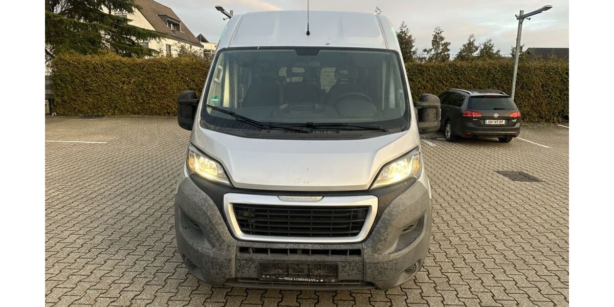 Peugeot Boxer 189.000 km 8.990 &euro; Düren 52351