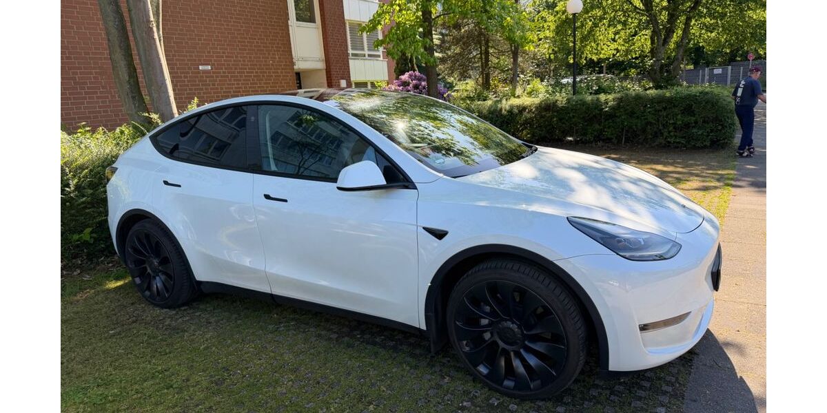 Tesla Model Y 86.768 km 37.000 &euro; Köln porz 51149