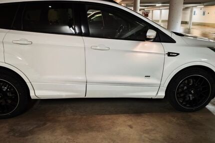 Ford Kuga 103.147 km 17.900 &euro; Brühl 50321