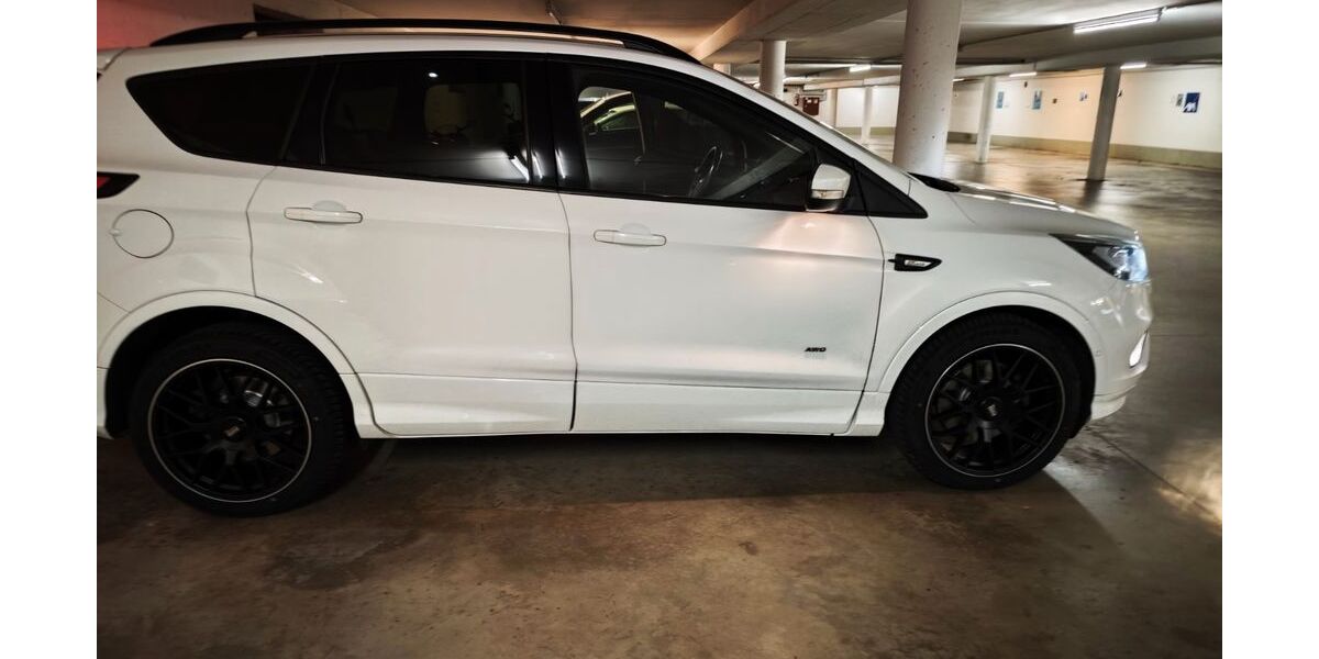 Ford Kuga 103.147 km 17.900 &euro; Brühl 50321