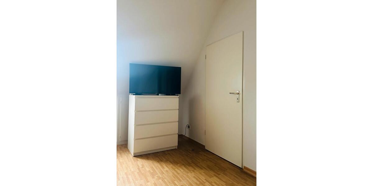 Dachgeschoßwohnung Köln Mülheim - 1 Zimmer, 29 m&sup2;, 690&euro; | Angebot:25855823