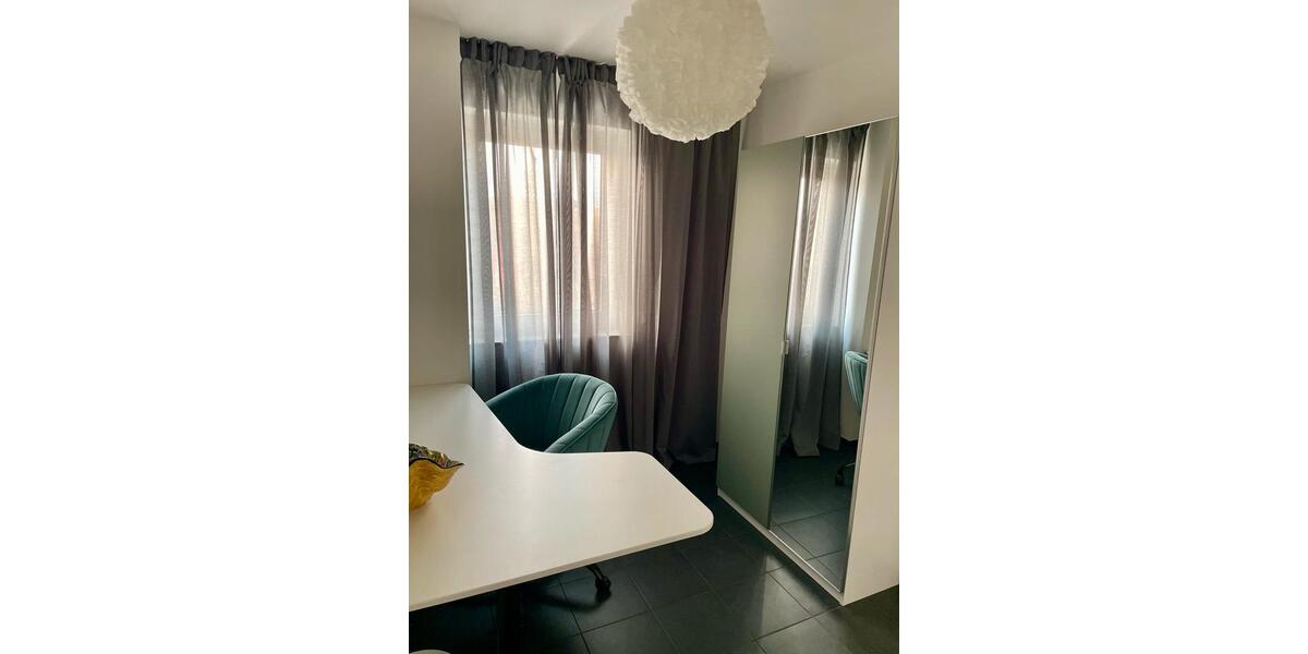 Etagenwohnung Niederkassel - 3 Zimmer, 90 m&sup2;, 2.300&euro; | Angebot:25925614