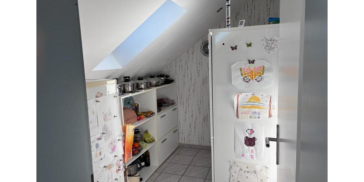 Dachgeschoßwohnung Elsdorf - 3 Zimmer, 120 m&sup2;, 1.500&euro; | Angebot:25103880