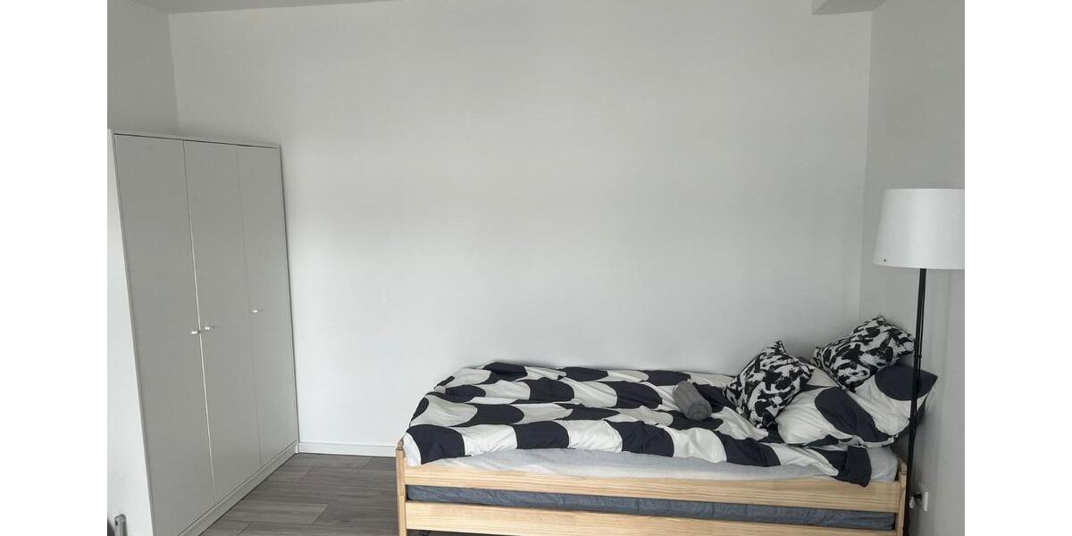 Etagenwohnung Köln Rodenkirchen - 1.5 Zimmer, 27 m&sup2;, 690&euro; | Angebot:23744615