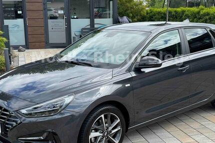 Hyundai i30 26.580 km 17.980 &euro; Bornheim 53332