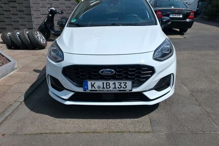 Ford Fiesta 33.000 km 16.900 &euro; Köln 50765