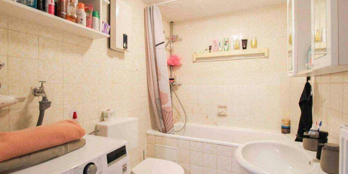 Etagenwohnung Bergheim Ahe - 3 Zimmer, 71 m&sup2;, 78.000&euro; | Angebot:25837353