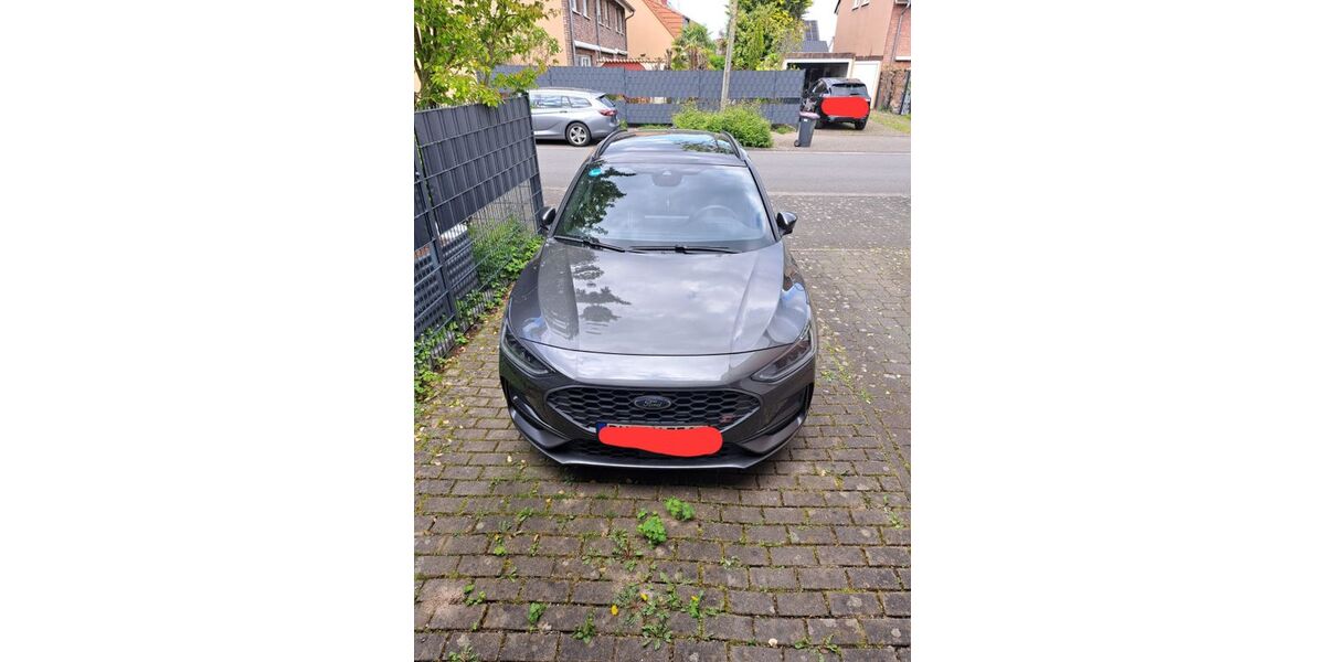 Ford Focus 11.200 km 3.220 &euro; Pulheim 50259