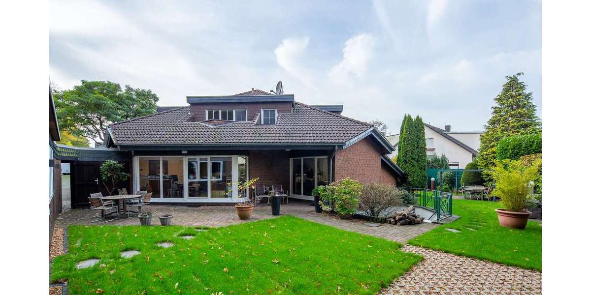 Einfamilienhaus Köln Chorweiler - 10 Zimmer, 311 m&sup2;, 1.299.000&euro; | Angebot:25929253