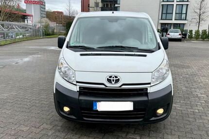Toyota Proace (Verso) 249.000 km 4.599 &euro; Köln 50825