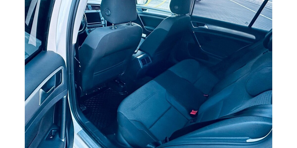 VW Golf R Variant 238.000 km 9.000 &euro; Köln 50667