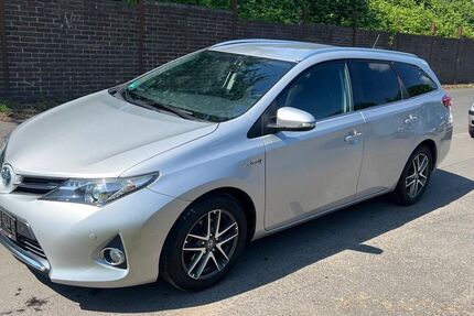 Toyota Auris 117.000 km 10.900 &euro; Köln 50739