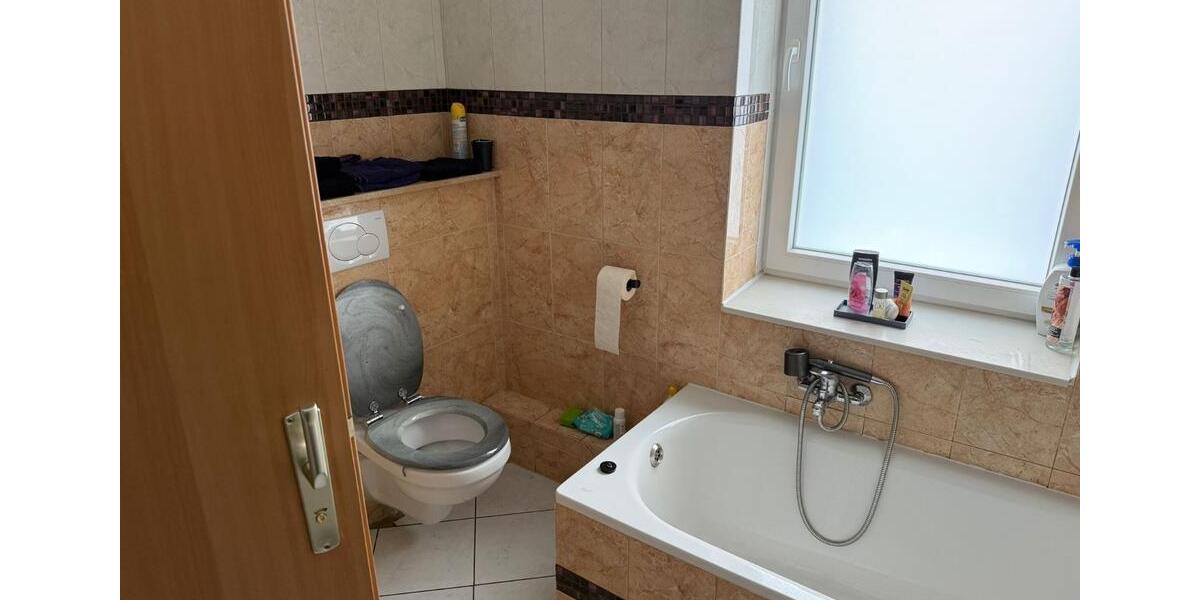 Etagenwohnung Rösrath - 4 Zimmer, 119 m&sup2;, 1.450&euro; | Angebot:25995534