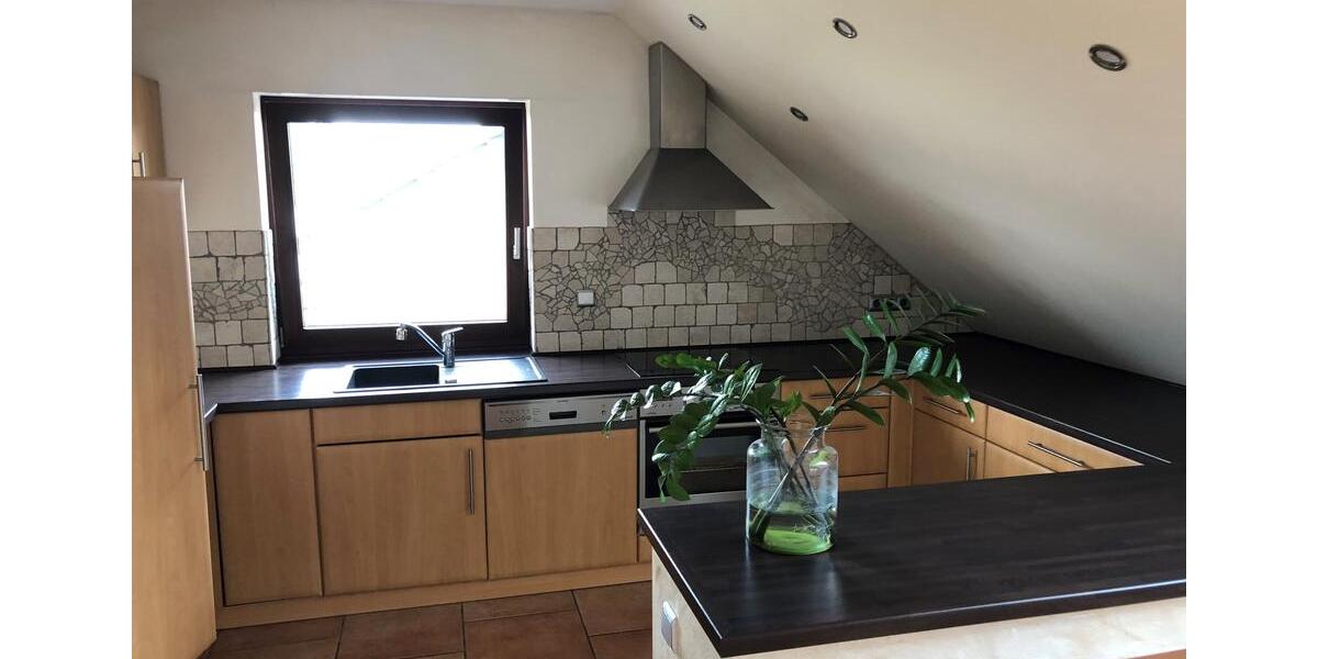 Dachgeschoßwohnung Zülpich - 4 Zimmer, 109 m&sup2;, 870&euro; | Angebot:24551573