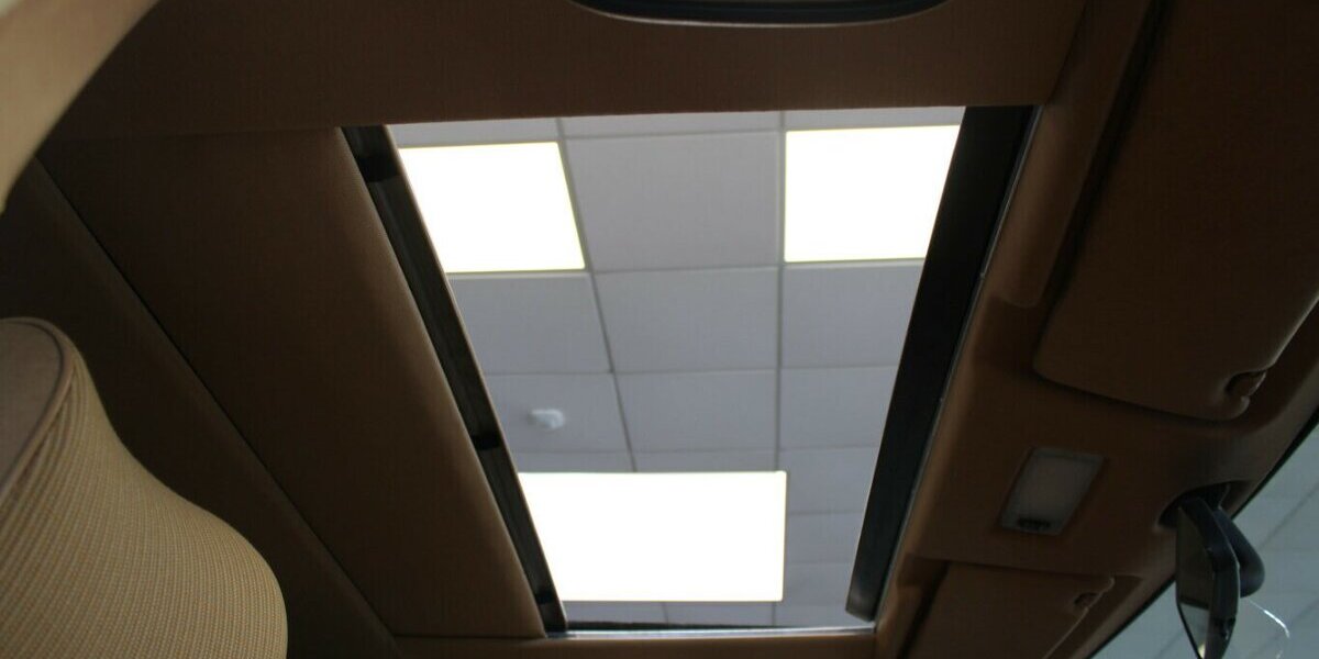 Mercedes-Benz 230 E - AUT. - SCHIEBDACH - ROSTFREI - 121.827 km 12.980 &euro; Euskirchen 53881