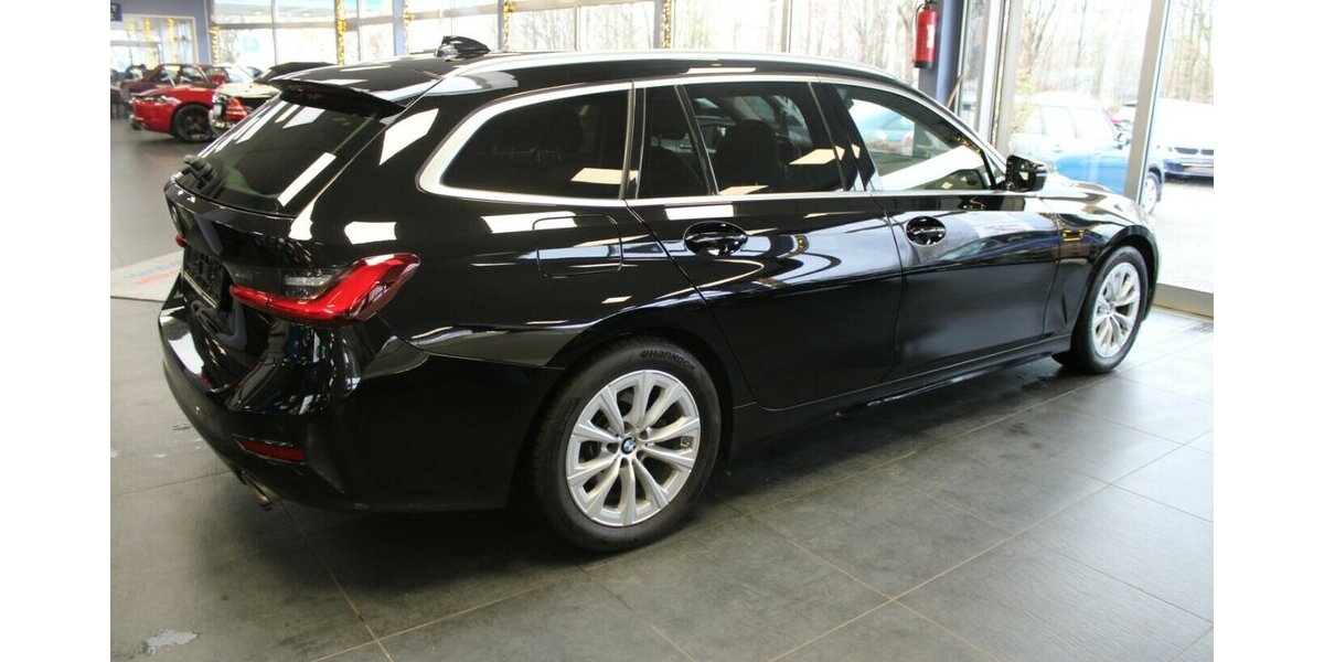 BMW 320 320i Touring Aut. - Leder - LED - Navi - Head 88.320 km 25.980 &euro; Euskirchen 53881