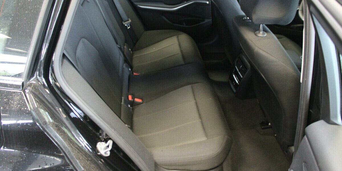 BMW 318 318i Touring Aut. 35.620 km 28.480 &euro; Euskirchen 53881