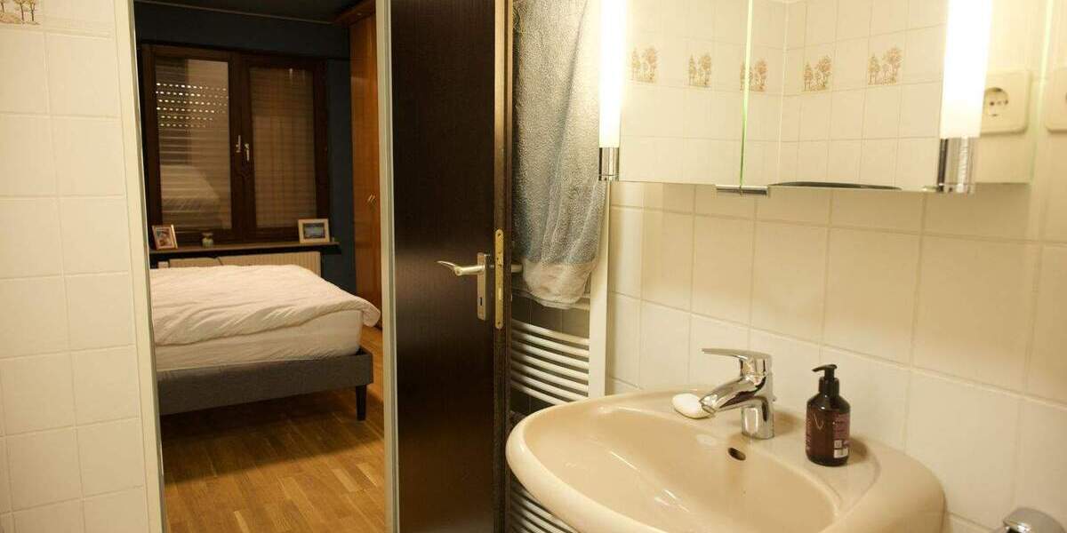 Etagenwohnung Bonn Lessenich - 3 Zimmer, 89 m&sup2;, 282.000&euro; | Angebot:25666938