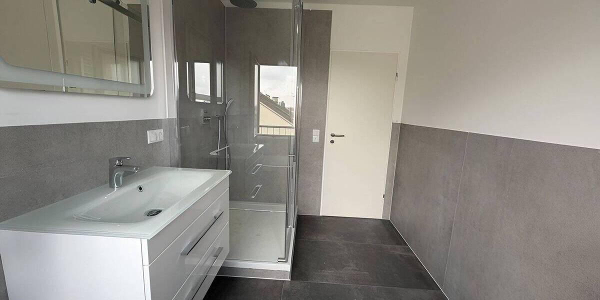 Etagenwohnung Sankt Augustin Hangelar - 2 Zimmer, 102 m&sup2;, 1.480&euro; | Angebot:26108266