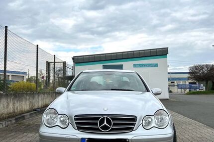 Mercedes-Benz C 220 266.000 km 1.550 &euro; Erftstadt 50374