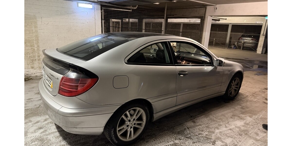 Mercedes-Benz C230 Kompressor 198.000 km 2.090 &euro; Bonn 53111