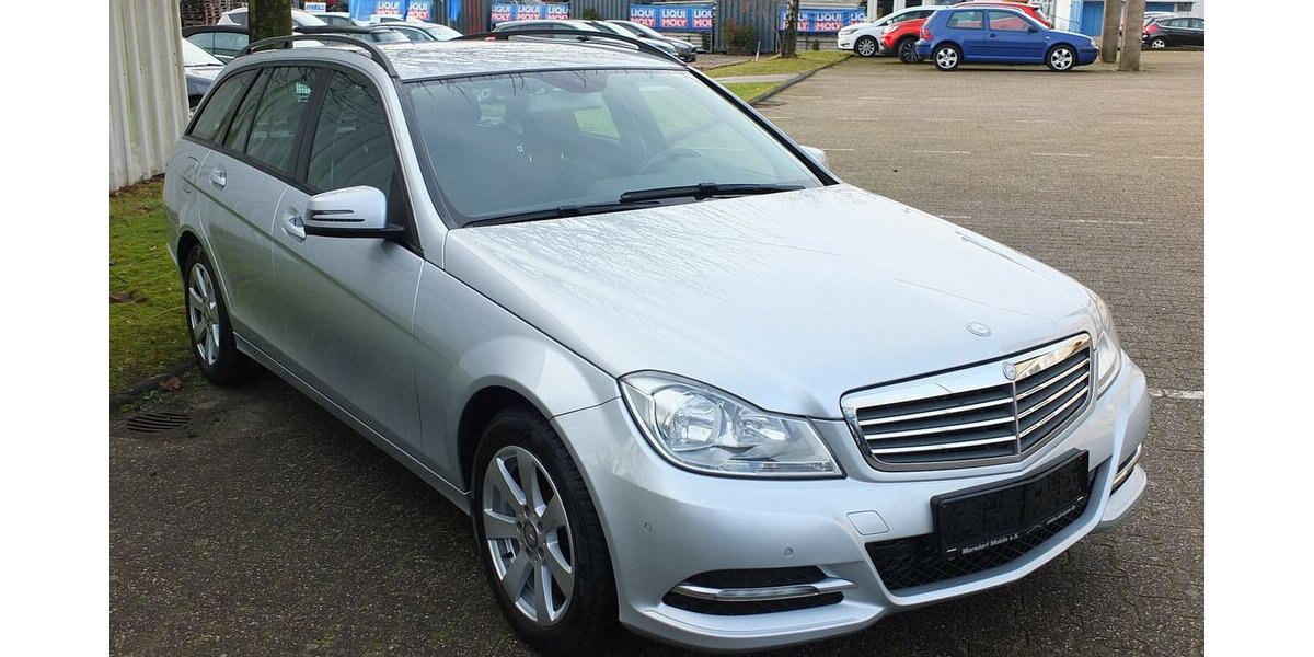 Mercedes-Benz C 180 T CGI BE AUTOM NAVI AHK PARCTRONIC SHZ 149.785 km 11.300 &euro; Köln 50858
