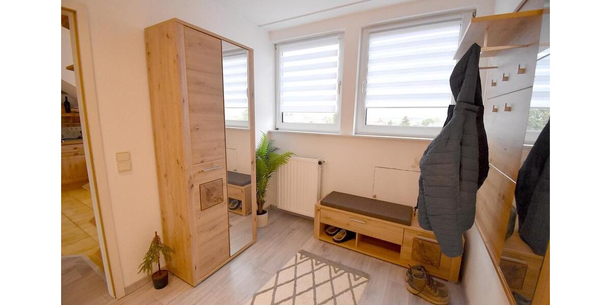 Dachgeschoßwohnung Rheinbach - 2 Zimmer, 93 m&sup2;, 840&euro; | Angebot:25377629