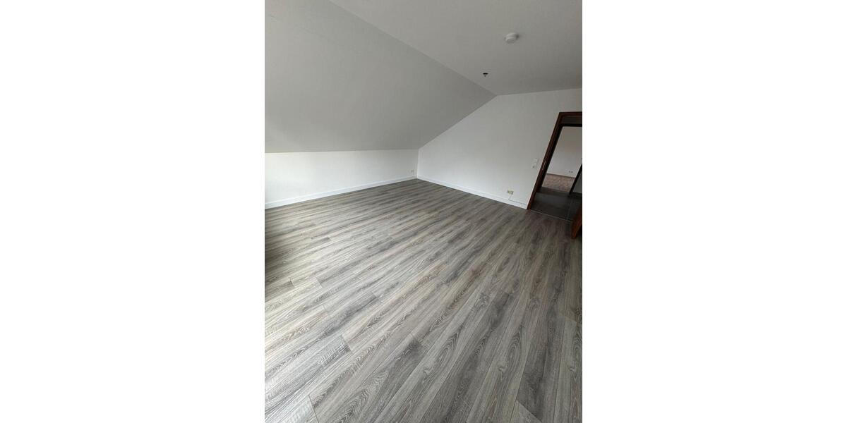 Etagenwohnung Köln Porz - 3 Zimmer, 86 m&sup2;, 1.380&euro; | Angebot:25854650