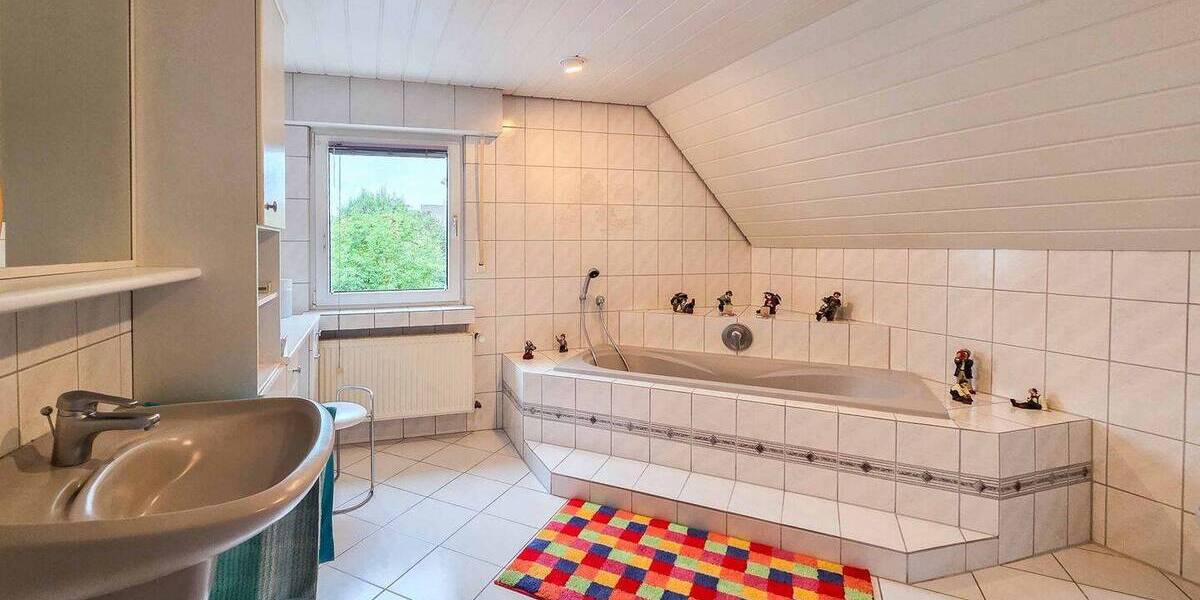 Mehrfamilienhaus, Wohnhaus Troisdorf Bergheim - 8 Zimmer, 204 m&sup2;, 449.000&euro; | Angebot:26570312