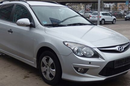 Hyundai i30 174.000 km 2.900 &euro; Köln 51105