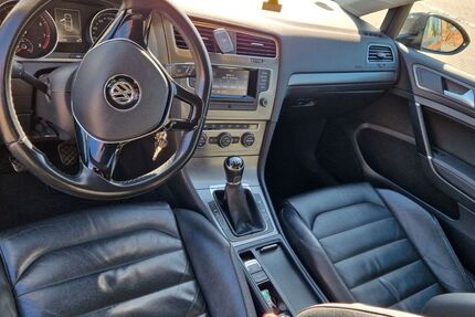 VW Golf 123.000 km 9.200 &euro; Siegburg 53721