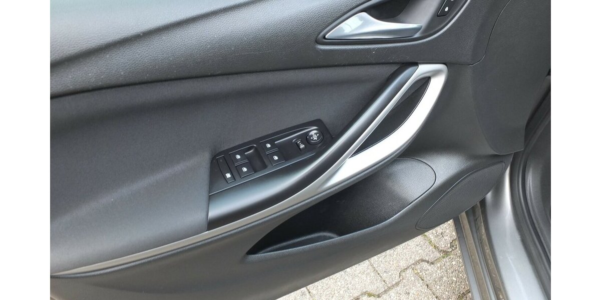 Opel Astra SPORTS TOURER NAVI 1.HD BLUETOOTH ALLWETTERR 125.000 km 9.908 &euro; Köln 50858