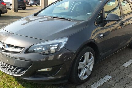 Opel Astra ACTIVE KLIMAANLAGE 17 ZOLL LMF TEMPOMAT 92.855 km 7.698 &euro; Köln 50858