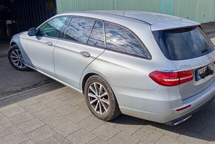 Mercedes-Benz E 220 120.700 km 20.600 &euro; Köln-Höhenberg 51103