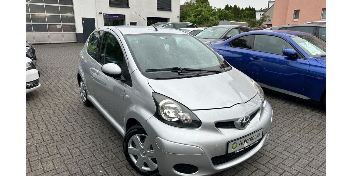 Toyota Aygo (X) 76.460 km 4.749 &euro; Troisdorf 53840