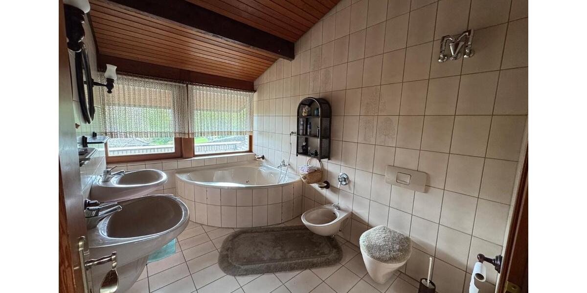 Einfamilienhaus Bad Münstereifel - 8 Zimmer, 226 m&sup2;, 840.000&euro; | Angebot:26960404