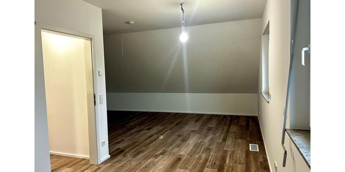 Doppelhaushälfte Lohmar - 4 Zimmer, 145 m&sup2;, 2.250&euro; | Angebot:26621599
