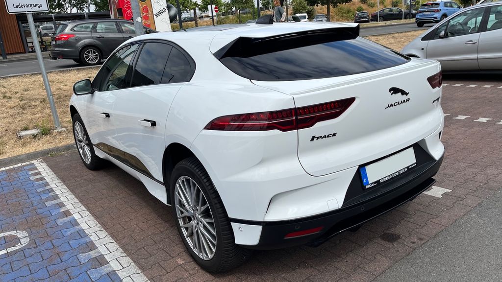 Jaguar I-Pace 37.200 km 30.700 &euro; Leverkusen 51379