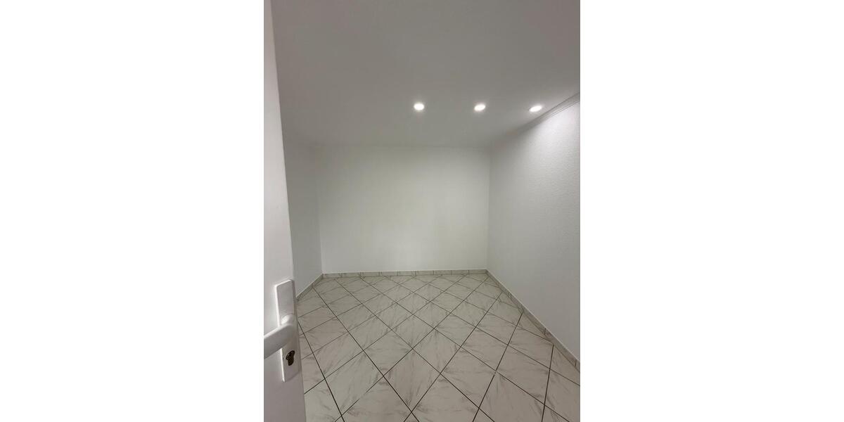 Etagenwohnung Köln Kalk - 3 Zimmer, 81 m&sup2;, 1.200&euro; | Angebot:26042235